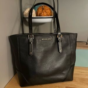 Michael Kors Aria Pebble Leather Large Tote Bag